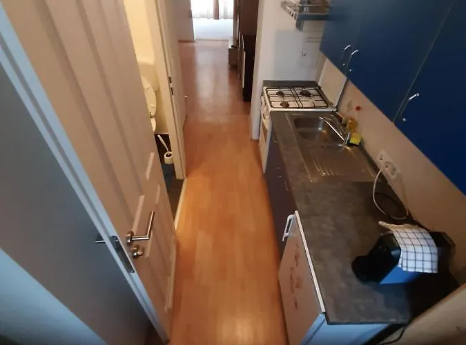 Monteapartments Belvedere 10 Minutes To Downtown Apartment